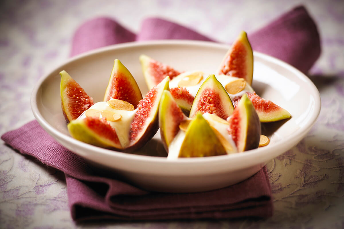 Figs with Yogurt and Honey - Onken Onken