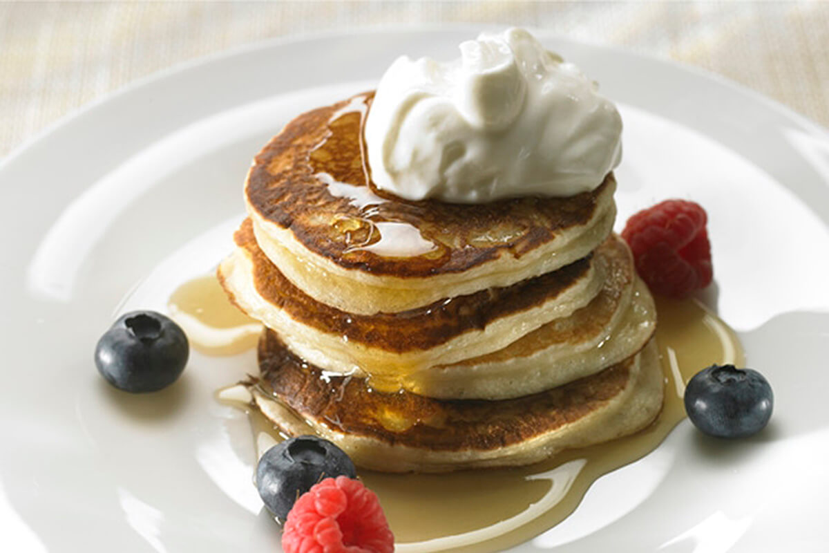 Scotch Pancakes with Syrup and Yogurt Onken Onken