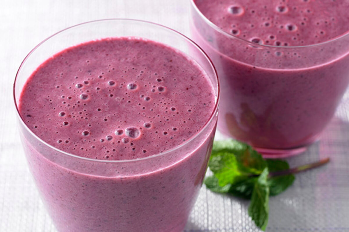 Pomegranate and Berry Smoothie - Onken Onken