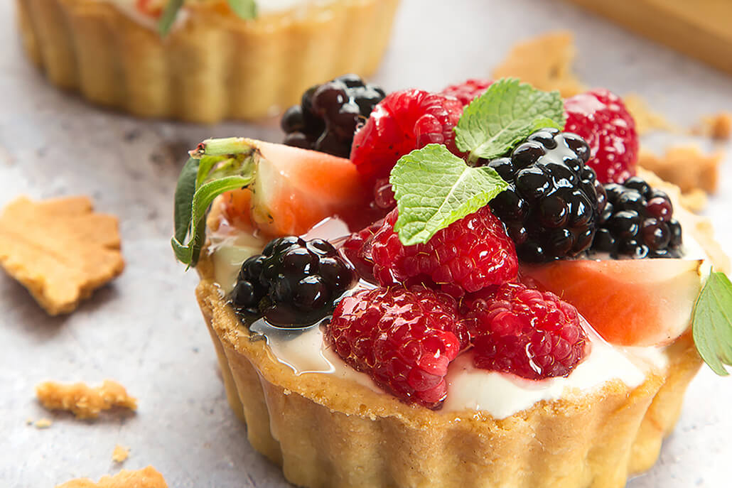 Whipped yogurts fruit tarts - Onken Onken
