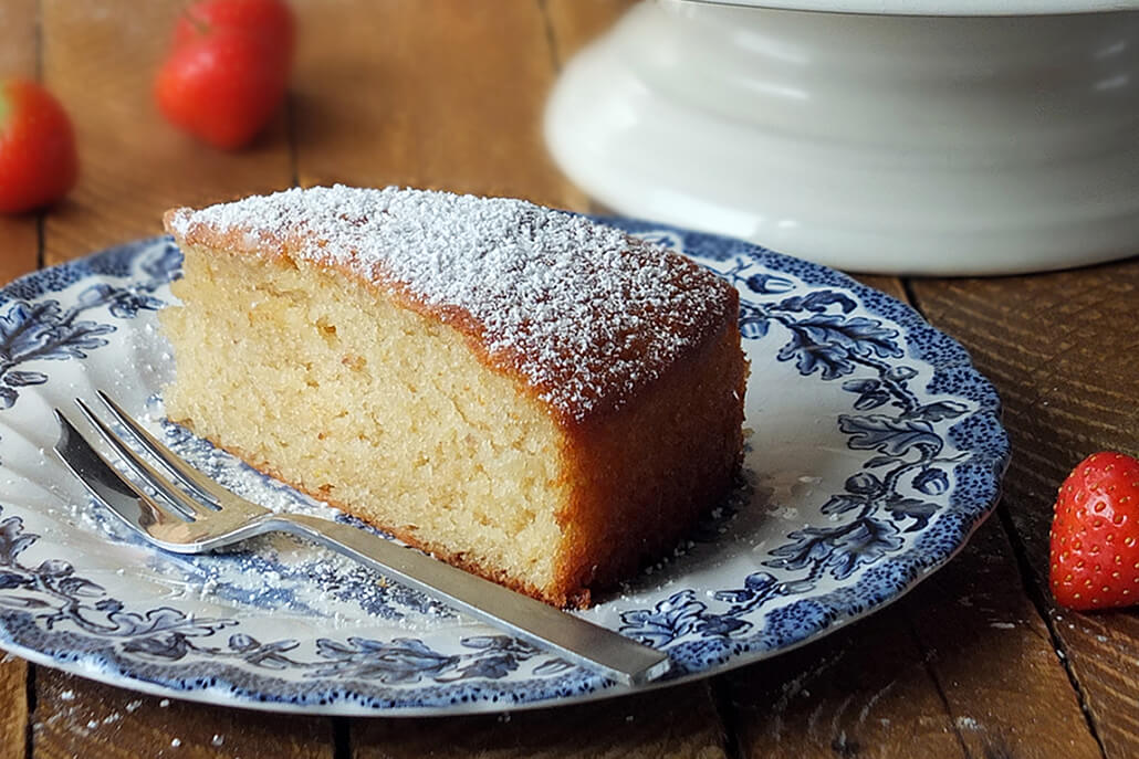 French-Style Strawberry Yogurt Cake - Onken Onken