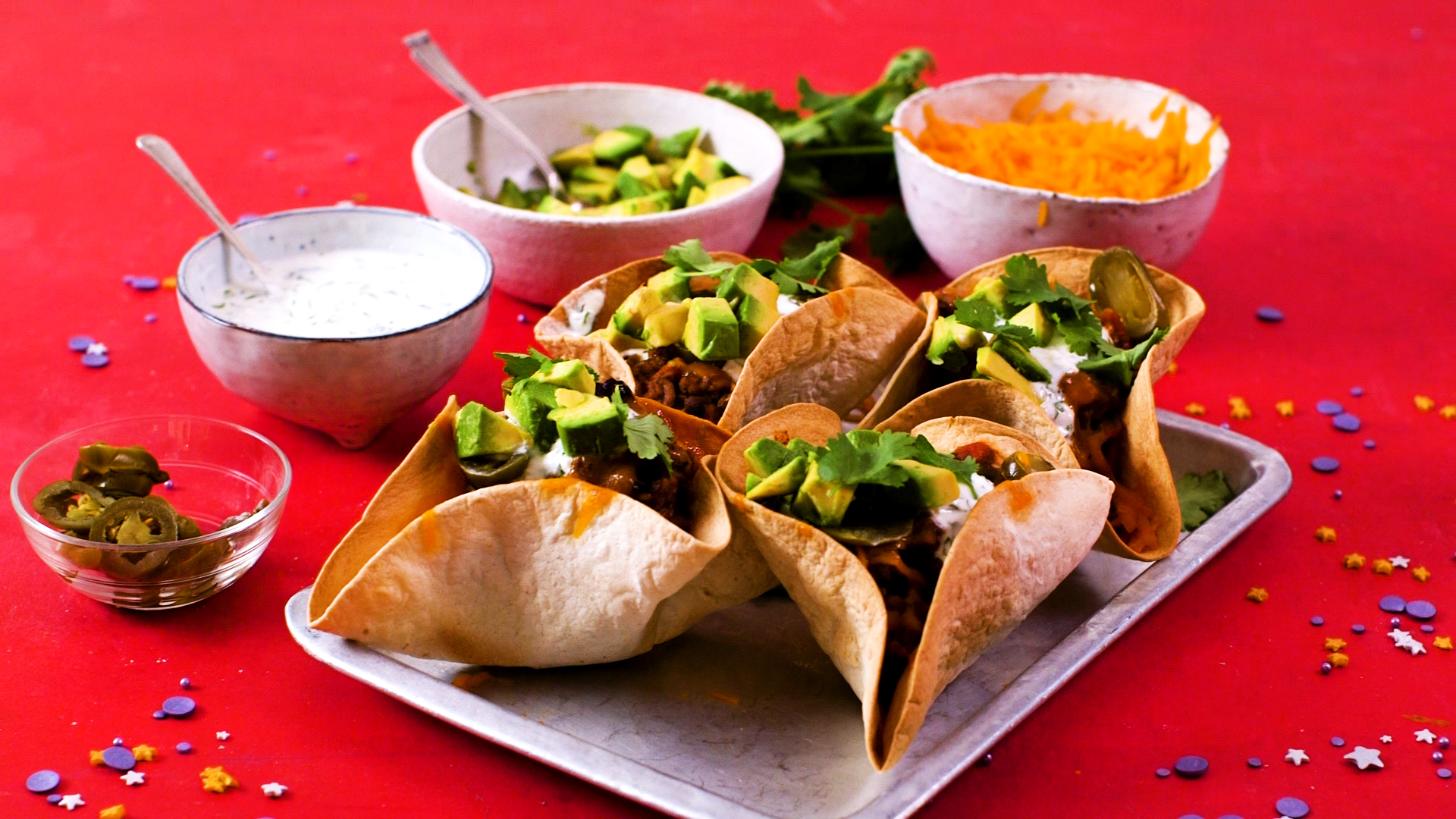 Beef Chilli Cups with Sprinkl’ins and Yogurt Sauce - Onken Onken
